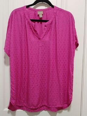 Chico's Bright Fuchsia Short Sleeve V-Neck Tunic